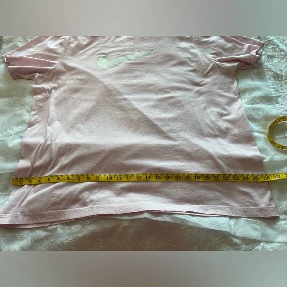 Nike Woman’s Short Sleeve Pink Tee - Picture 5 of 10